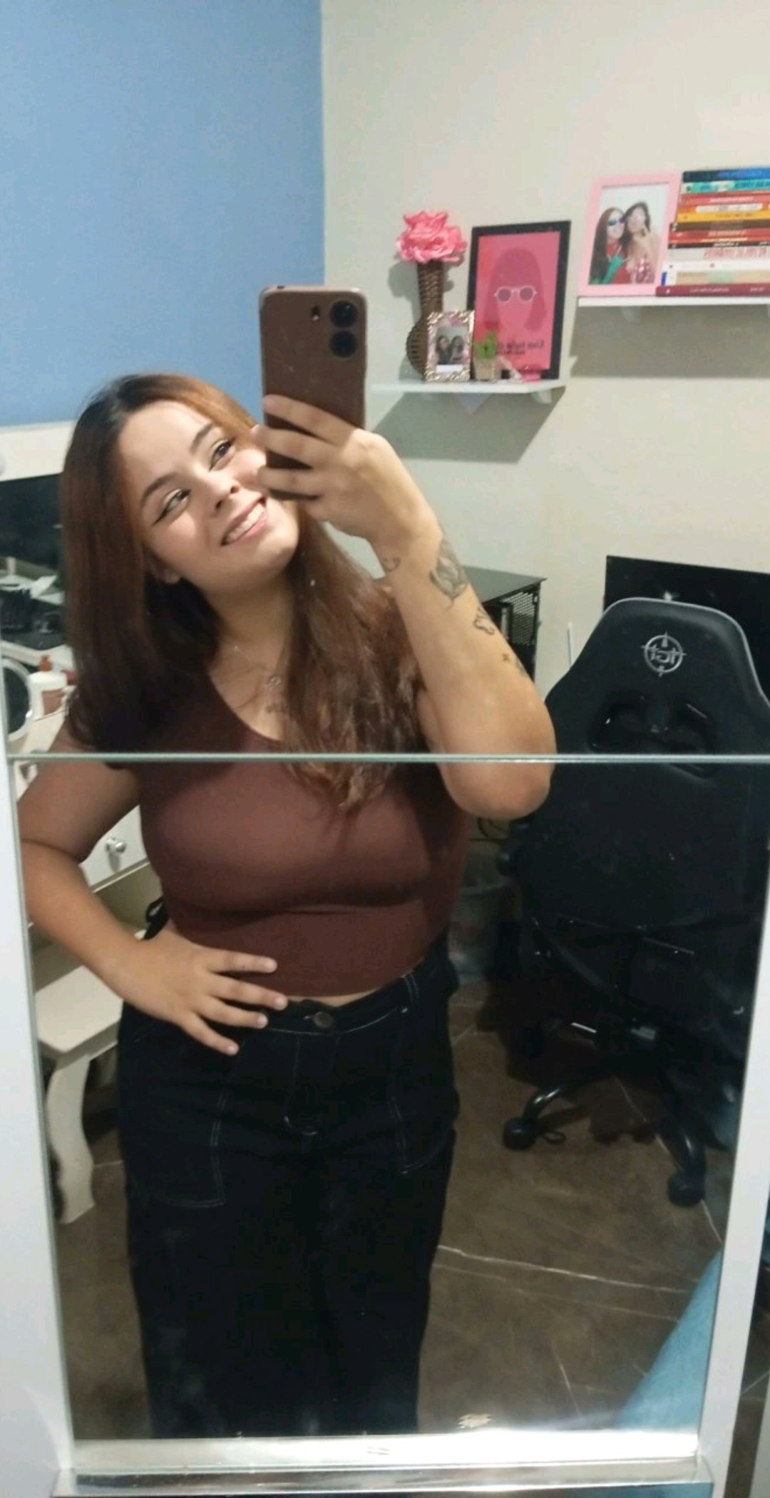 Sorriso radiante no espelho